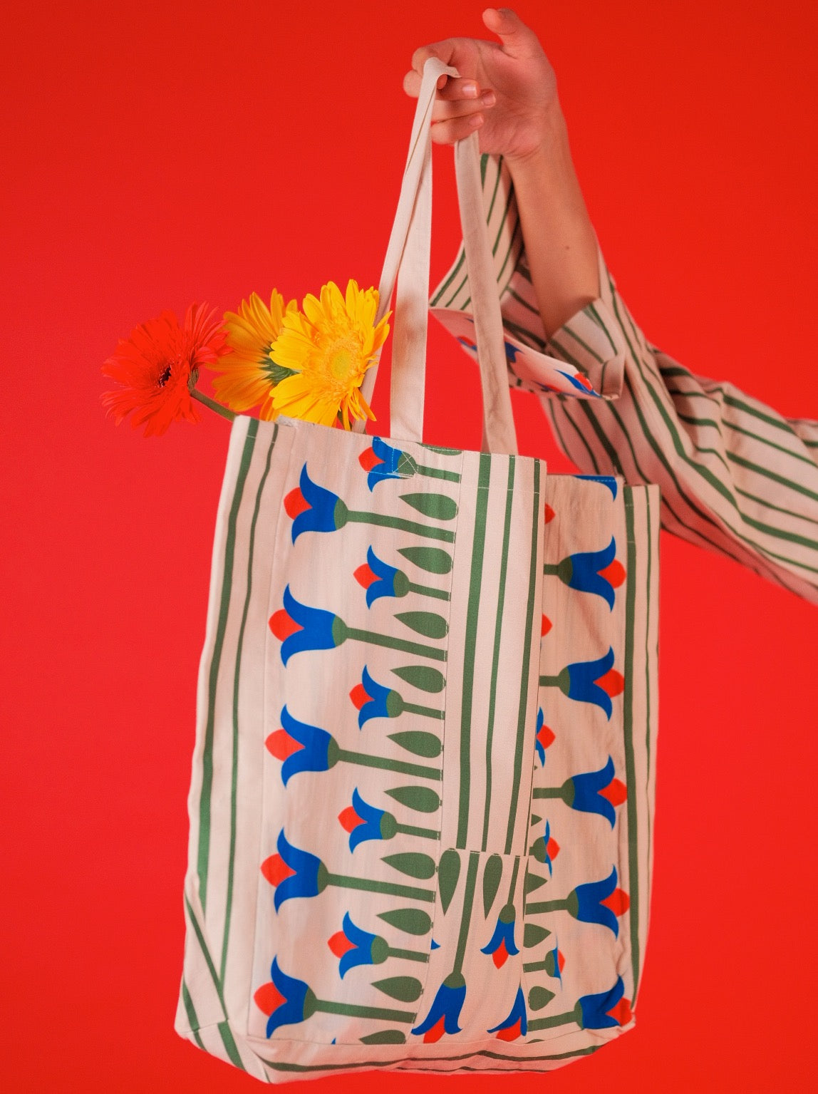 Desir tote bag